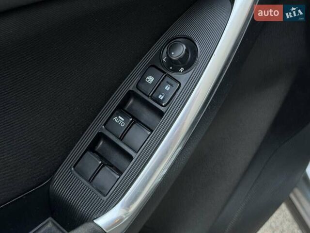 Серый Мазда СХ-5, объемом двигателя 2 л и пробегом 330 тыс. км за 9500 $, фото 21 на Automoto.ua