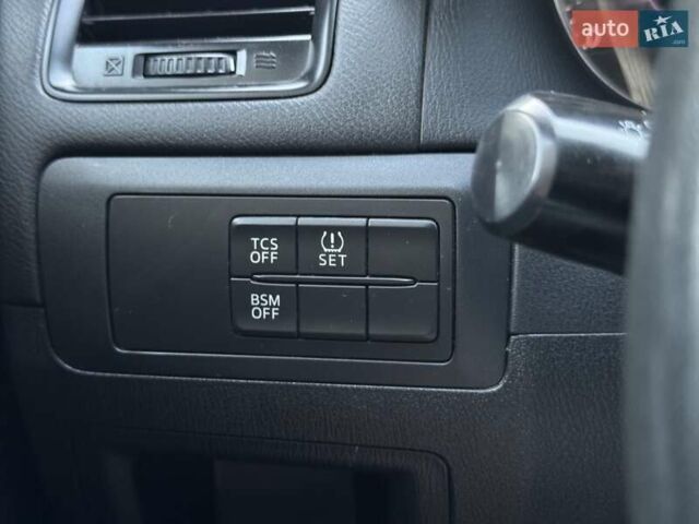 Серый Мазда СХ-5, объемом двигателя 2 л и пробегом 330 тыс. км за 9500 $, фото 22 на Automoto.ua