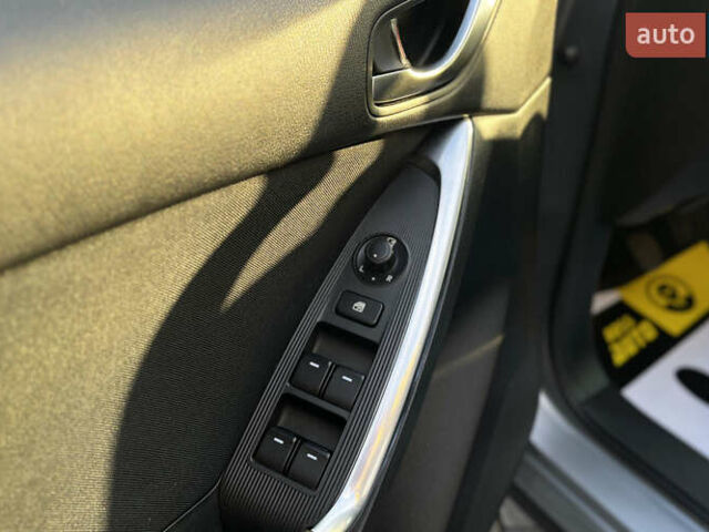 Серый Мазда СХ-5, объемом двигателя 2.2 л и пробегом 247 тыс. км за 12600 $, фото 10 на Automoto.ua