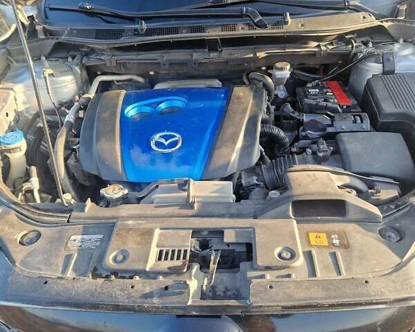 Серый Мазда СХ-5, объемом двигателя 2 л и пробегом 300 тыс. км за 12000 $, фото 13 на Automoto.ua