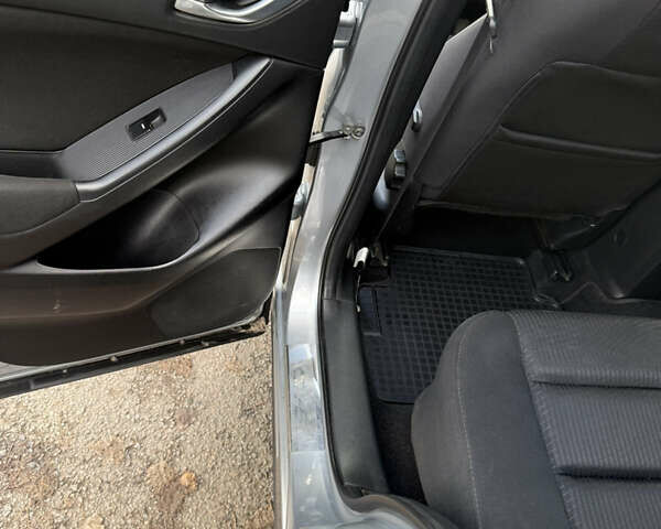 Сірий Мазда СХ-5, об'ємом двигуна 2.2 л та пробігом 298 тис. км за 11000 $, фото 12 на Automoto.ua