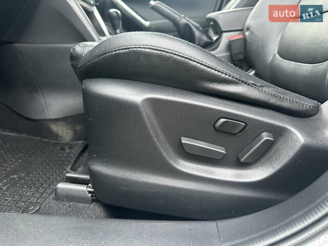 Серый Мазда СХ-5, объемом двигателя 2.2 л и пробегом 208 тыс. км за 13200 $, фото 27 на Automoto.ua