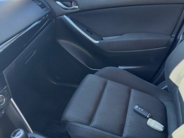 Серый Мазда СХ-5, объемом двигателя 2.2 л и пробегом 280 тыс. км за 11000 $, фото 9 на Automoto.ua