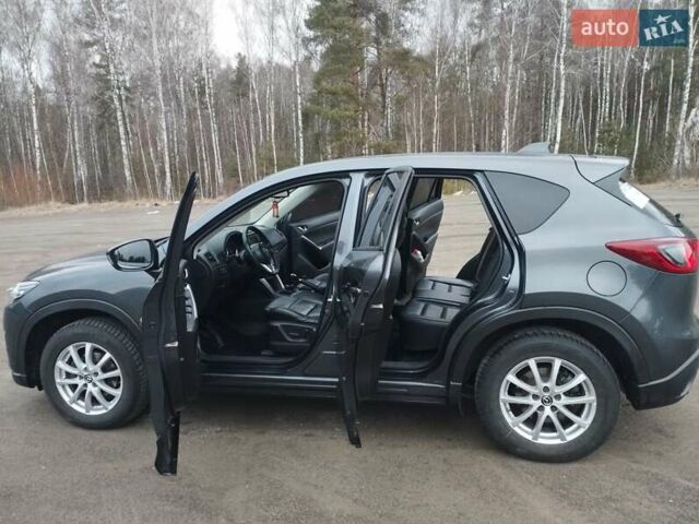 Серый Мазда СХ-5, объемом двигателя 2.2 л и пробегом 240 тыс. км за 13400 $, фото 2 на Automoto.ua