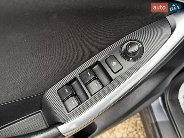 Серый Мазда СХ-5, объемом двигателя 2.2 л и пробегом 233 тыс. км за 12800 $, фото 14 на Automoto.ua