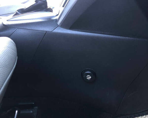 Серый Мазда СХ-5, объемом двигателя 2.19 л и пробегом 225 тыс. км за 14500 $, фото 3 на Automoto.ua