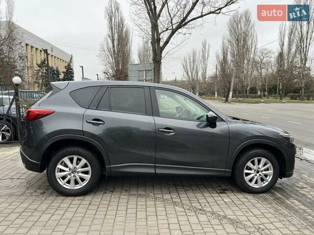 Серый Мазда СХ-5, объемом двигателя 2.19 л и пробегом 140 тыс. км за 15000 $, фото 5 на Automoto.ua