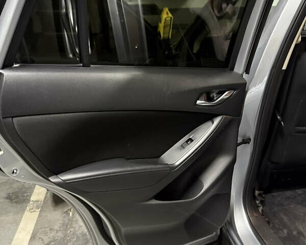 Сірий Мазда СХ-5, об'ємом двигуна 2.49 л та пробігом 99 тис. км за 12500 $, фото 23 на Automoto.ua