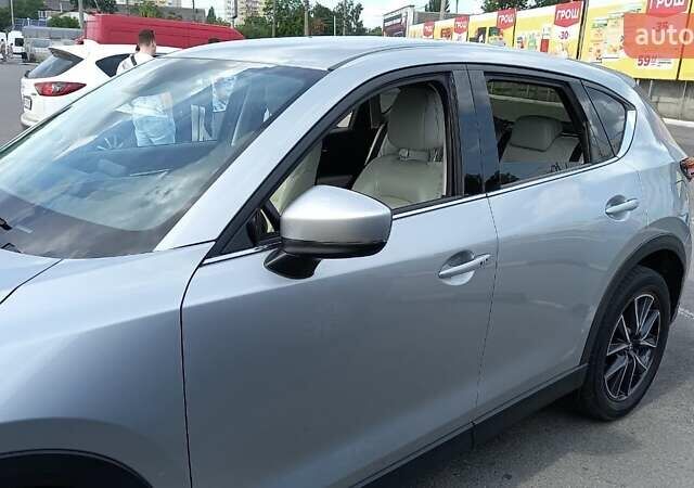 Серый Мазда СХ-5, объемом двигателя 2.49 л и пробегом 85 тыс. км за 27000 $, фото 3 на Automoto.ua