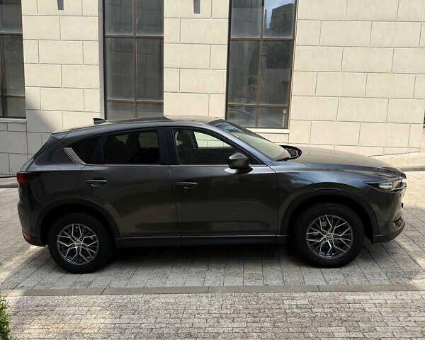 Серый Мазда СХ-5, объемом двигателя 2 л и пробегом 180 тыс. км за 17600 $, фото 2 на Automoto.ua