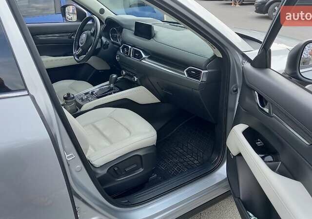 Серый Мазда СХ-5, объемом двигателя 2.49 л и пробегом 85 тыс. км за 27000 $, фото 6 на Automoto.ua