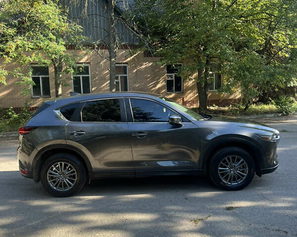 Серый Мазда СХ-5, объемом двигателя 2.49 л и пробегом 110 тыс. км за 19000 $, фото 7 на Automoto.ua