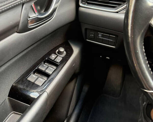 Серый Мазда СХ-5, объемом двигателя 2 л и пробегом 180 тыс. км за 17600 $, фото 6 на Automoto.ua