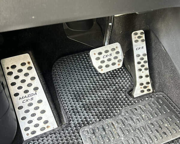 Сірий Мазда СХ-5, об'ємом двигуна 2.19 л та пробігом 232 тис. км за 17500 $, фото 29 на Automoto.ua