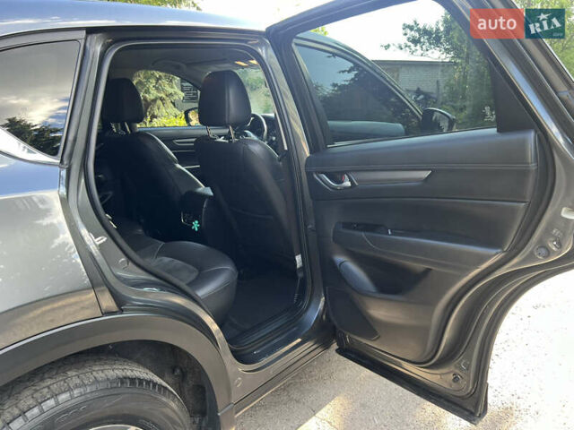 Серый Мазда СХ-5, объемом двигателя 2.49 л и пробегом 110 тыс. км за 19000 $, фото 25 на Automoto.ua