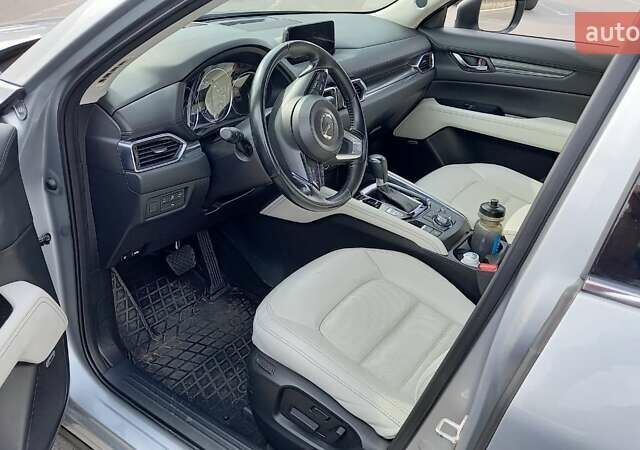 Серый Мазда СХ-5, объемом двигателя 2.49 л и пробегом 85 тыс. км за 27000 $, фото 4 на Automoto.ua