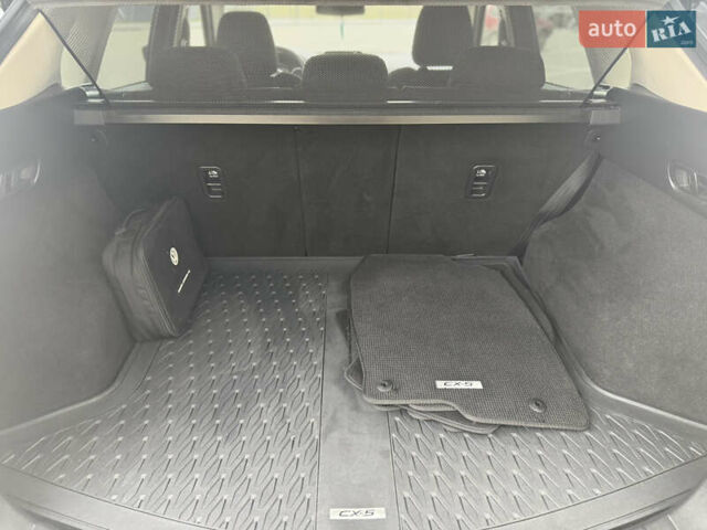 Сірий Мазда СХ-5, об'ємом двигуна 2 л та пробігом 94 тис. км за 21150 $, фото 27 на Automoto.ua