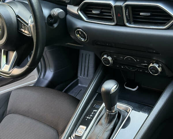 Мазда СХ-5 2018 в Львове на Automoto.ua Серый Мазда СХ-5, объемом двигателя 2 л и пробегом 65 тыс. км за 22500 $, фото 7 на Automoto.ua