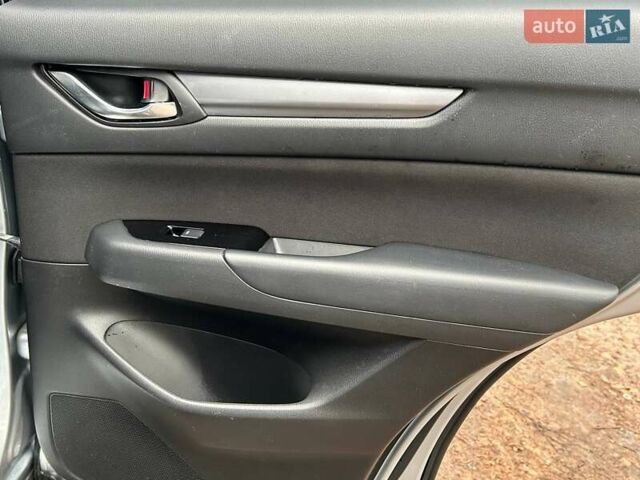 Серый Мазда СХ-5, объемом двигателя 2.5 л и пробегом 55 тыс. км за 18300 $, фото 40 на Automoto.ua