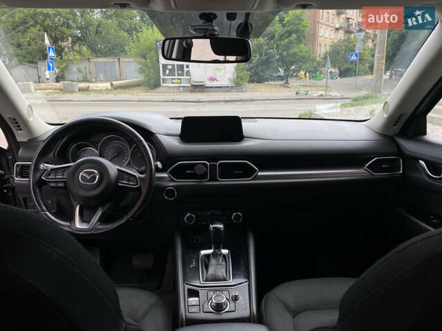 Серый Мазда СХ-5, объемом двигателя 2.19 л и пробегом 196 тыс. км за 18500 $, фото 7 на Automoto.ua