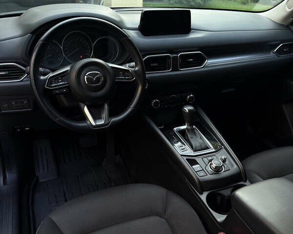 Мазда СХ-5 2018 в Львове на Automoto.ua Серый Мазда СХ-5, объемом двигателя 2 л и пробегом 65 тыс. км за 22500 $, фото 6 на Automoto.ua
