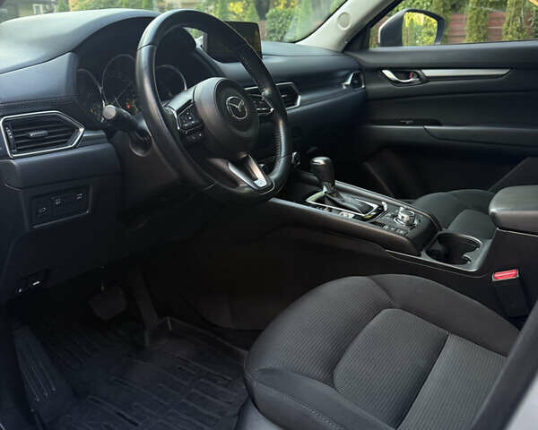 Мазда СХ-5 2018 в Львове на Automoto.ua Серый Мазда СХ-5, объемом двигателя 2 л и пробегом 65 тыс. км за 22500 $, фото 9 на Automoto.ua