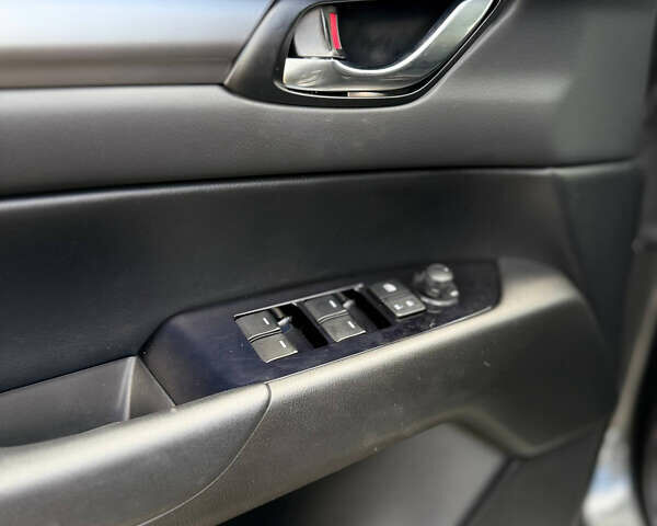 Серый Мазда СХ-5, объемом двигателя 2.5 л и пробегом 63 тыс. км за 18499 $, фото 7 на Automoto.ua