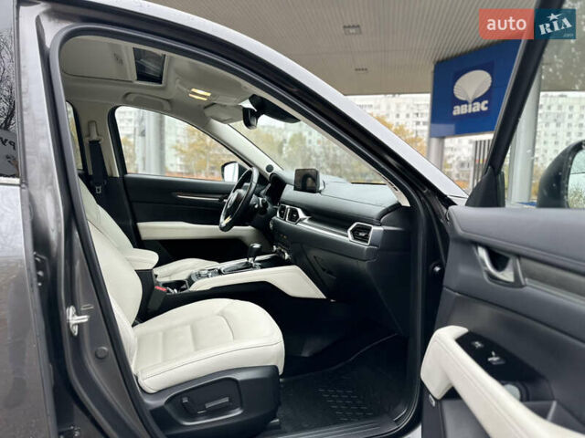 Сірий Мазда СХ-5, об'ємом двигуна 2.5 л та пробігом 46 тис. км за 23000 $, фото 16 на Automoto.ua