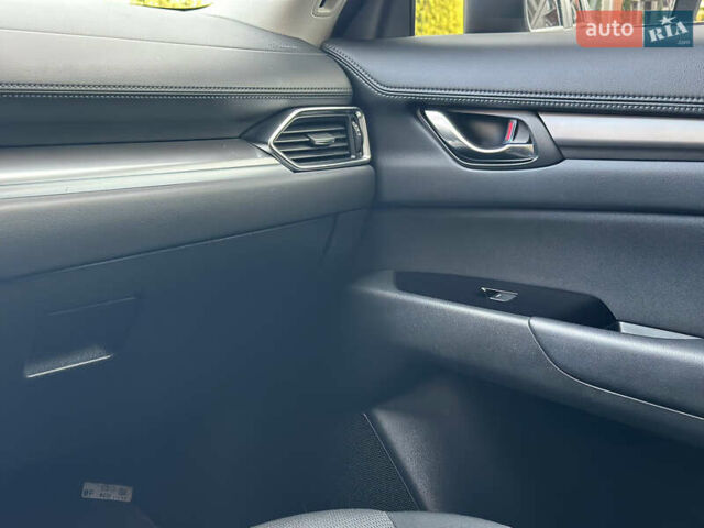 Серый Мазда СХ-5, объемом двигателя 2 л и пробегом 47 тыс. км за 26500 $, фото 39 на Automoto.ua