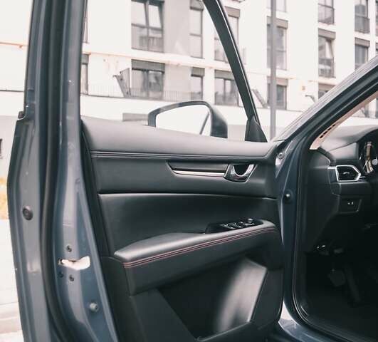 Серый Мазда СХ-5, объемом двигателя 2.49 л и пробегом 14 тыс. км за 30000 $, фото 1 на Automoto.ua