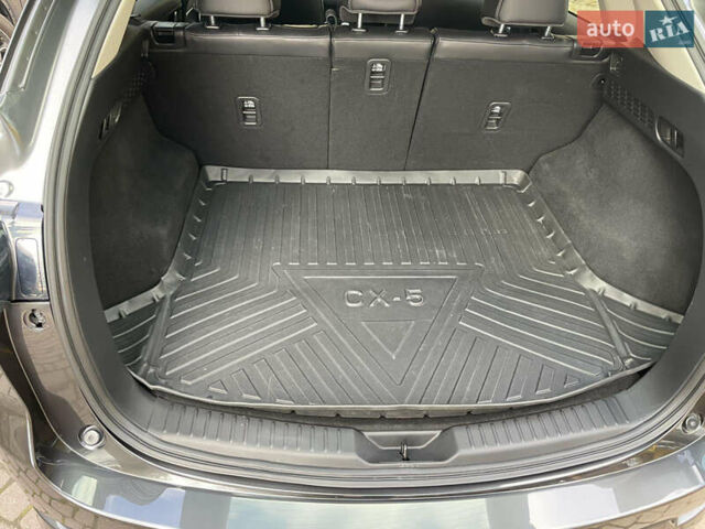 Серый Мазда СХ-5, объемом двигателя 2 л и пробегом 12 тыс. км за 23700 $, фото 28 на Automoto.ua