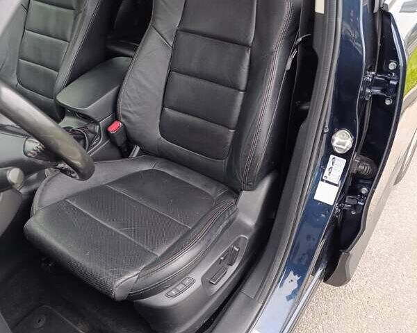 Синій Мазда СХ-5, об'ємом двигуна 2.2 л та пробігом 153 тис. км за 13700 $, фото 6 на Automoto.ua