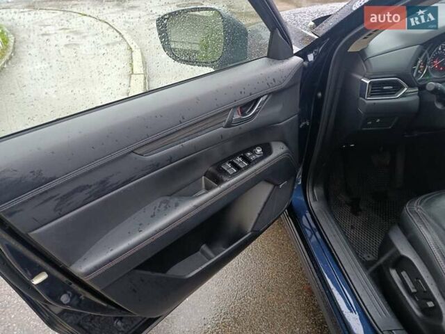 Мазда СХ-5 2017 в Чернигове на Automoto.ua Синий Мазда СХ-5, объемом двигателя 2.49 л и пробегом 86 тыс. км за 18900 $, фото 10 на Automoto.ua