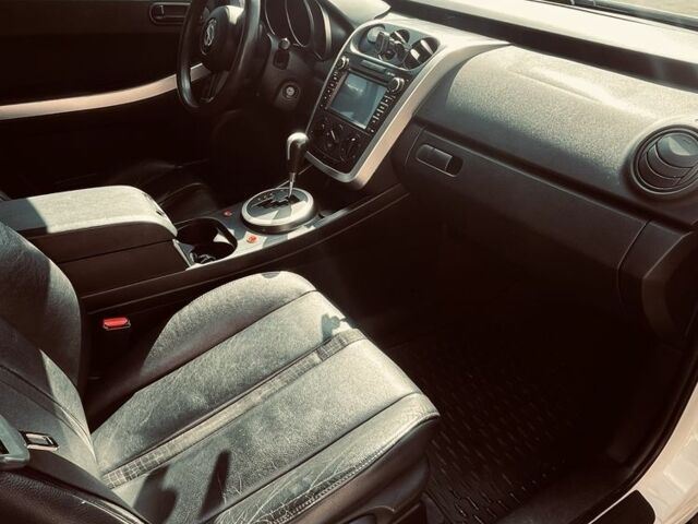 Білий Мазда СХ-7, об'ємом двигуна 2.3 л та пробігом 206 тис. км за 6000 $, фото 4 на Automoto.ua