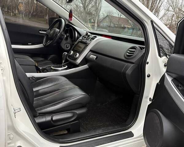 Білий Мазда СХ-7, об'ємом двигуна 2.26 л та пробігом 130 тис. км за 7200 $, фото 4 на Automoto.ua