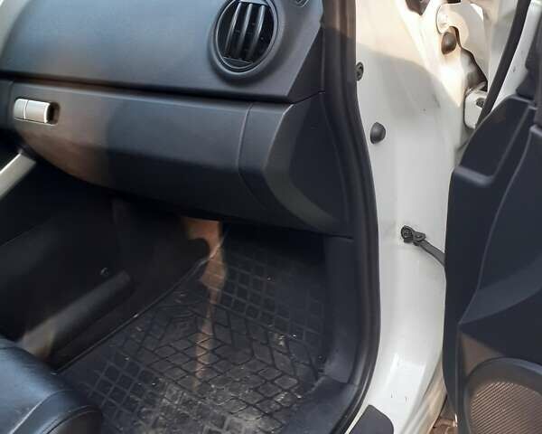 Білий Мазда СХ-7, об'ємом двигуна 2.26 л та пробігом 232 тис. км за 6350 $, фото 4 на Automoto.ua