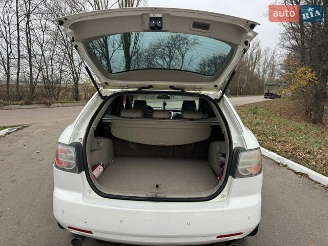 Белый Мазда СХ-7, объемом двигателя 2.3 л и пробегом 297 тыс. км за 4500 $, фото 4 на Automoto.ua