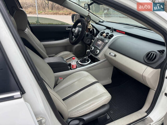 Белый Мазда СХ-7, объемом двигателя 2.3 л и пробегом 297 тыс. км за 4500 $, фото 7 на Automoto.ua