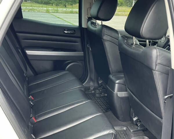 Белый Мазда СХ-7, объемом двигателя 2.2 л и пробегом 225 тыс. км за 9999 $, фото 13 на Automoto.ua