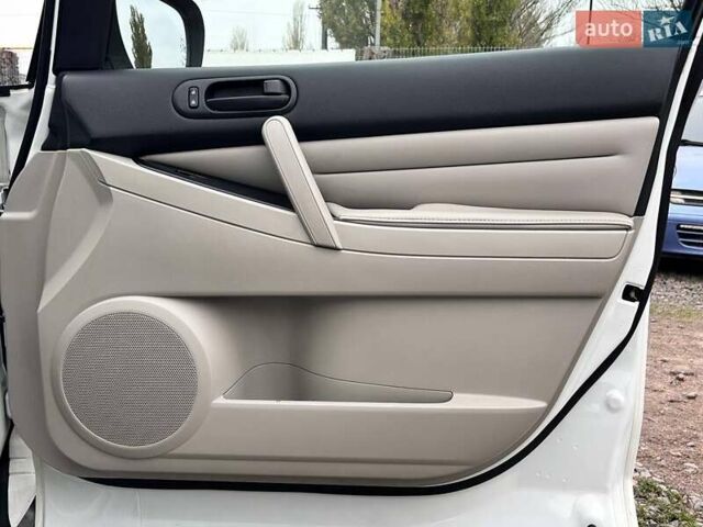 Білий Мазда СХ-7, об'ємом двигуна 2.5 л та пробігом 165 тис. км за 8700 $, фото 33 на Automoto.ua