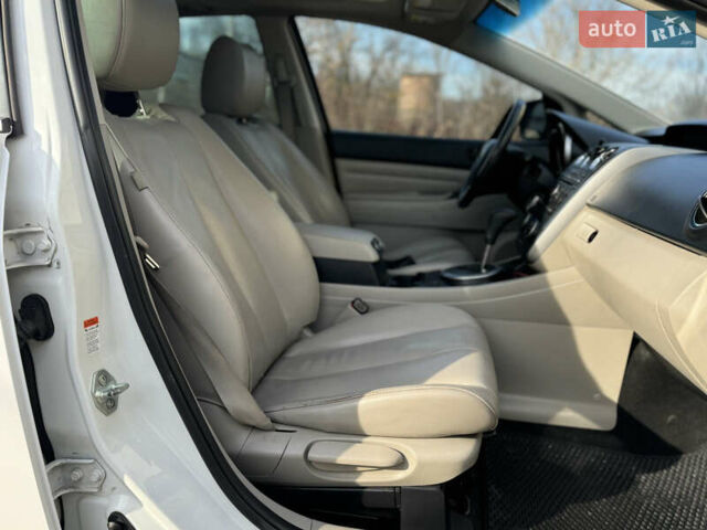 Білий Мазда СХ-7, об'ємом двигуна 2.49 л та пробігом 350 тис. км за 8200 $, фото 29 на Automoto.ua