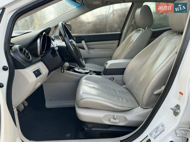 Білий Мазда СХ-7, об'ємом двигуна 2.49 л та пробігом 350 тис. км за 8200 $, фото 18 на Automoto.ua