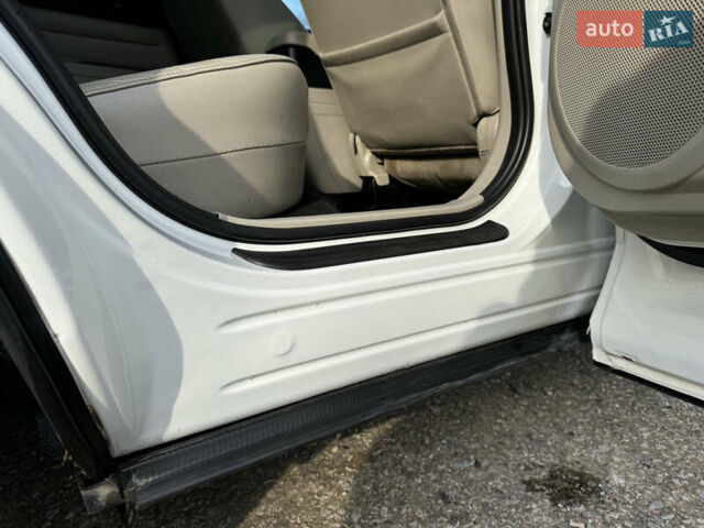 Білий Мазда СХ-7, об'ємом двигуна 2.49 л та пробігом 350 тис. км за 8200 $, фото 35 на Automoto.ua