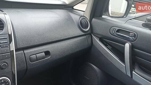 Белый Мазда СХ-7, объемом двигателя 2.26 л и пробегом 193 тыс. км за 8500 $, фото 29 на Automoto.ua