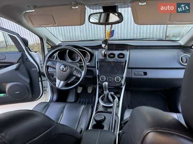 Белый Мазда СХ-7, объемом двигателя 2.2 л и пробегом 180 тыс. км за 11000 $, фото 14 на Automoto.ua