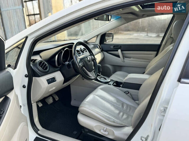 Білий Мазда СХ-7, об'ємом двигуна 2.49 л та пробігом 350 тис. км за 8200 $, фото 15 на Automoto.ua