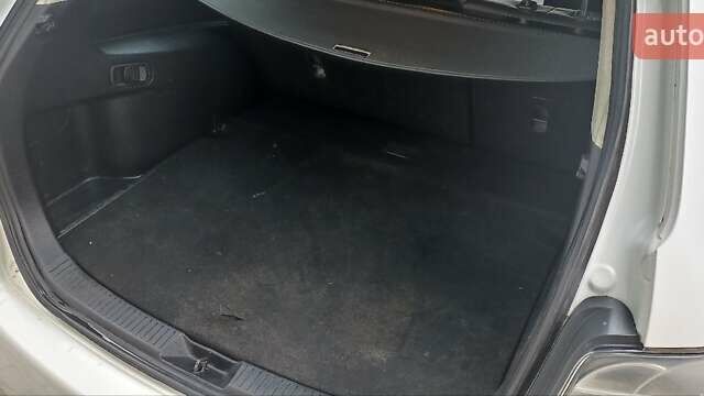 Белый Мазда СХ-7, объемом двигателя 2.26 л и пробегом 193 тыс. км за 8500 $, фото 25 на Automoto.ua