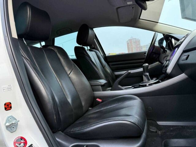 Білий Мазда СХ-7, об'ємом двигуна 2.2 л та пробігом 226 тис. км за 9690 $, фото 12 на Automoto.ua