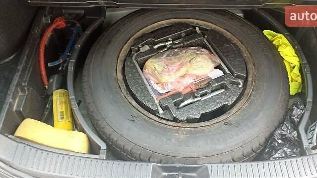 Белый Мазда СХ-7, объемом двигателя 2.26 л и пробегом 193 тыс. км за 8500 $, фото 27 на Automoto.ua