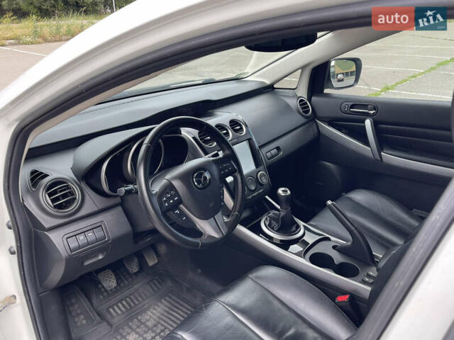 Белый Мазда СХ-7, объемом двигателя 2.2 л и пробегом 225 тыс. км за 9999 $, фото 10 на Automoto.ua